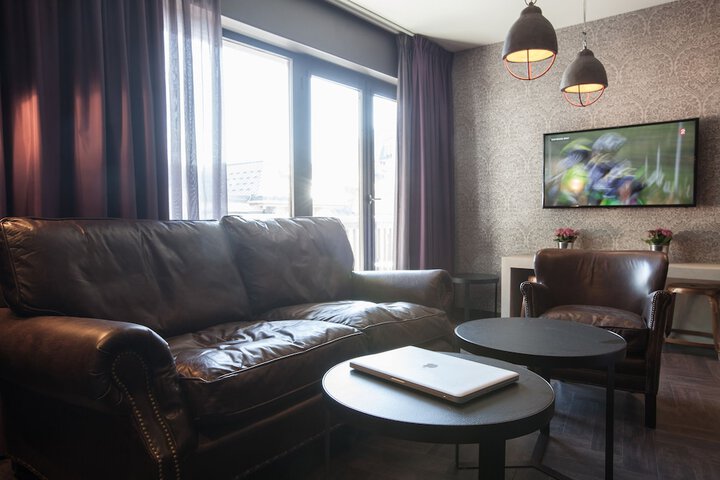 Room 53 of 191