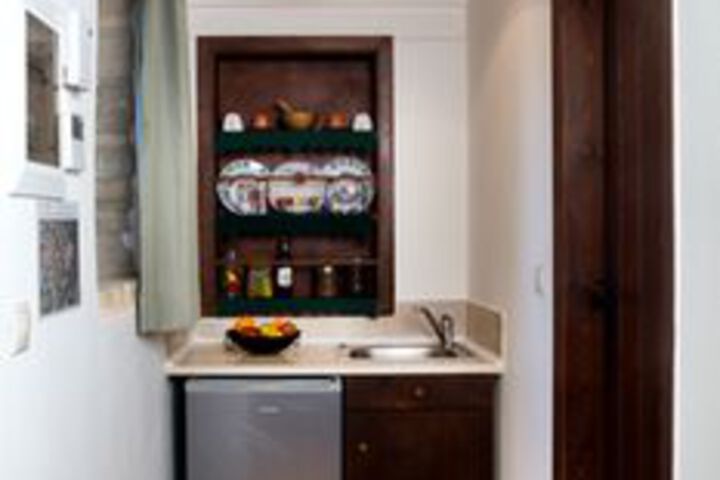 Room 16 of 26