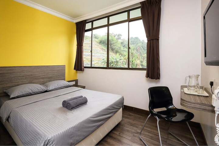 Room 10 of 22