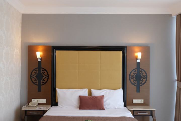Room 10 of 70