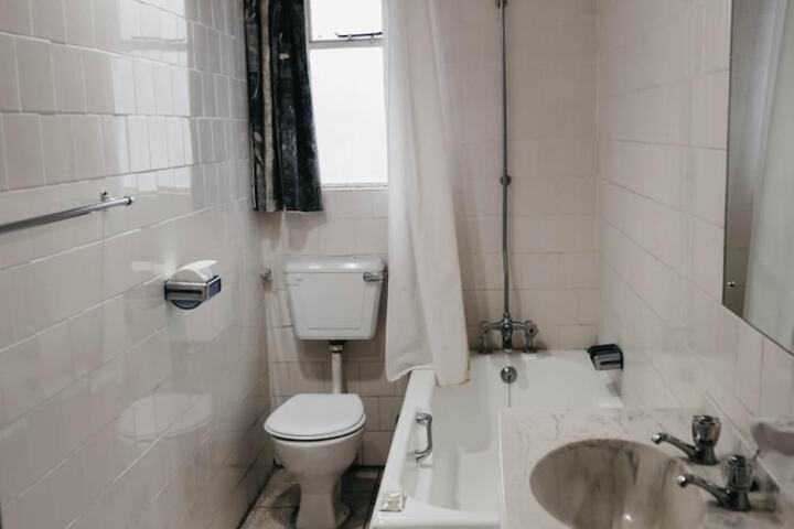 Room 41 of 54