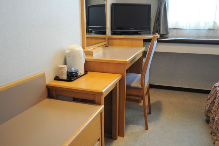 Room 5 of 11