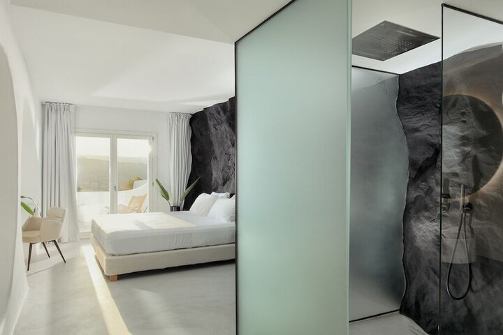 Room 10 of 115