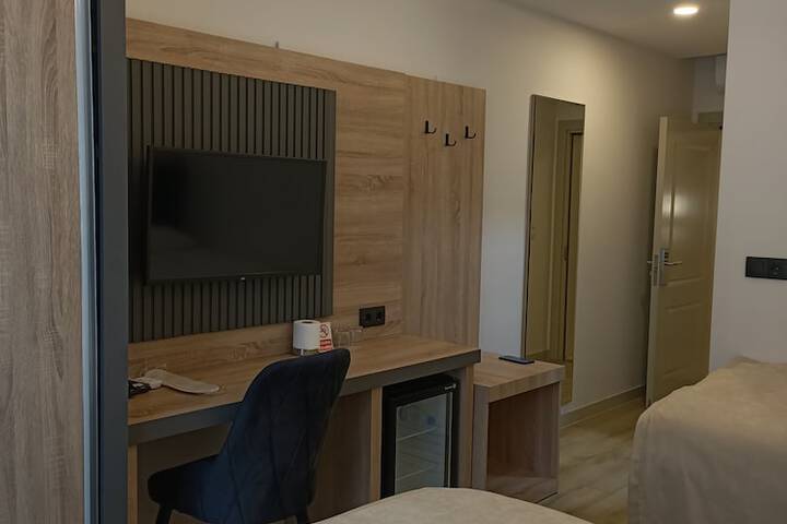 Room 6 of 22