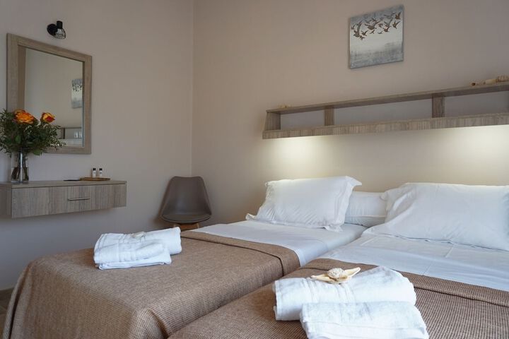 Room 2 of 25