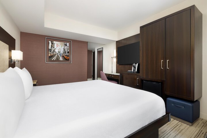Room 27 of 53