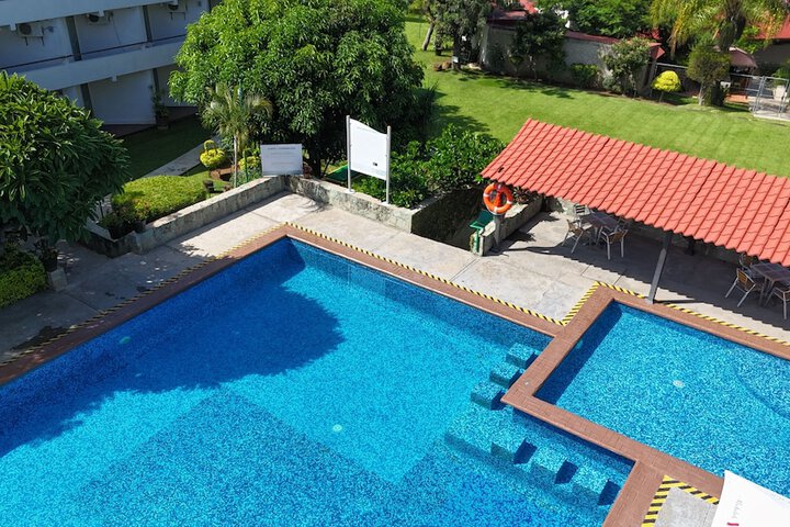 Pool 32 of 56