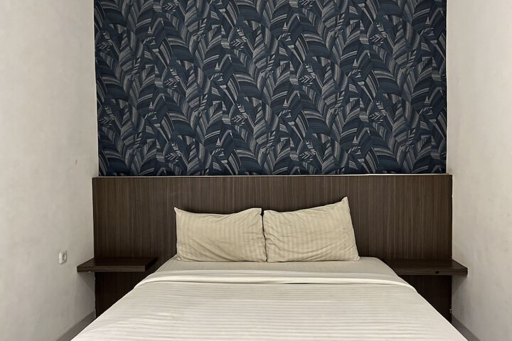 Room 2 of 15