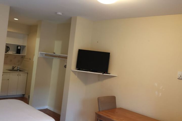 Room 17 of 39