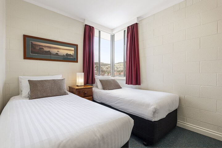 Room 12 of 36