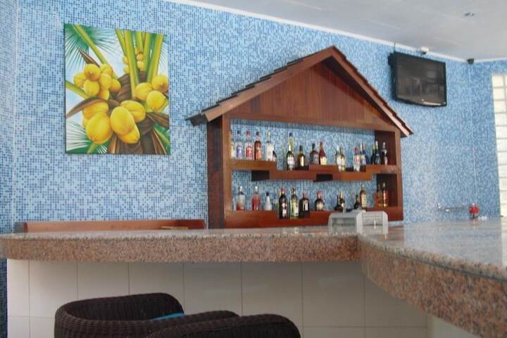 Lounge 54 of 98