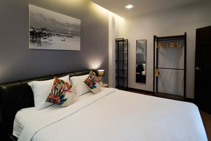 Room 3 of 20