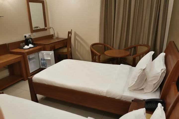 Room 13 of 87
