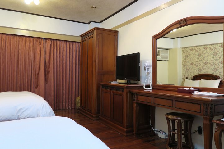 Room 4 of 30