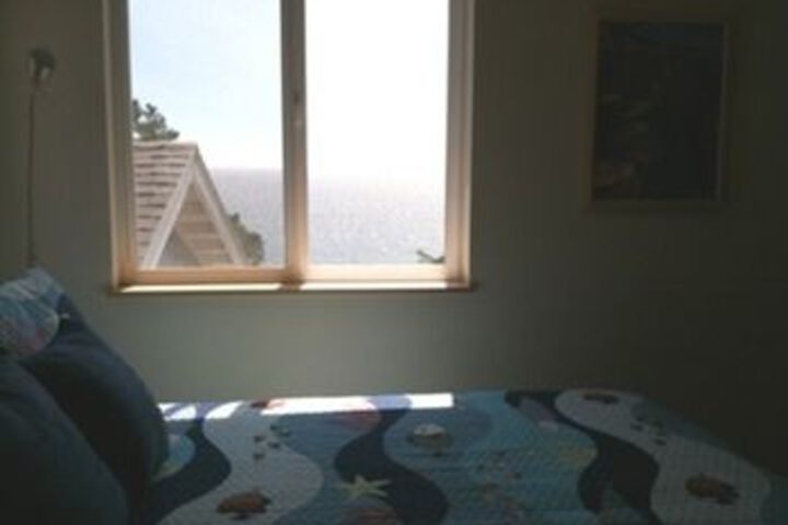 Room 8 of 16