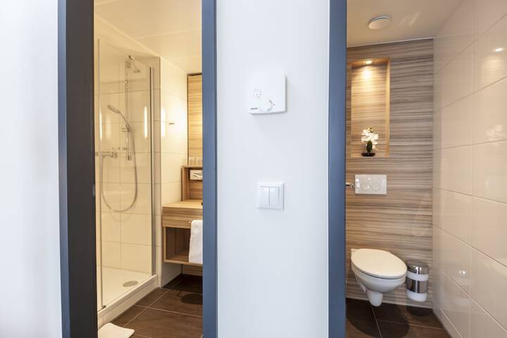 Room 10 of 70