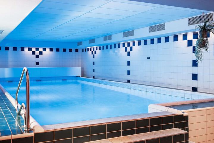 Pool Hotel
