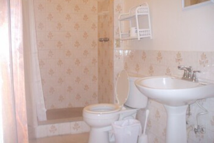 Room 4 of 13
