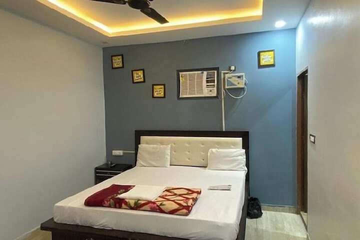 Room 3 of 11