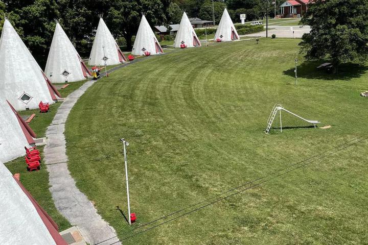 Exterior of Historic Wigwam Village No 2