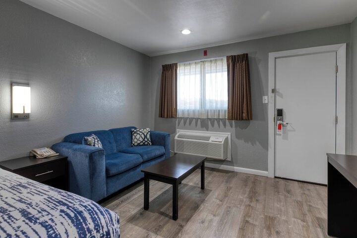 Room 28 of 73