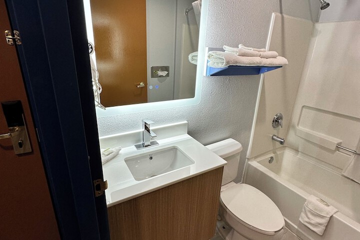 Room 18 of 34