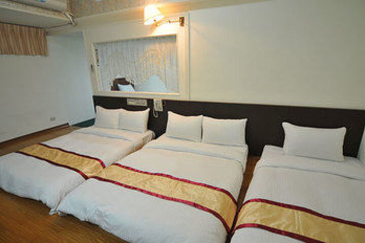 Room 11 of 20