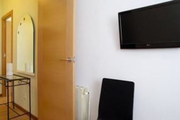 Room 8 of 21