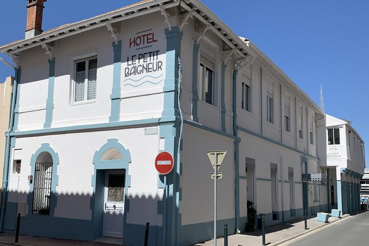 Hotel 62 of 77