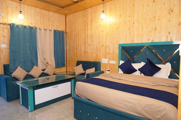 Room 4 of 30
