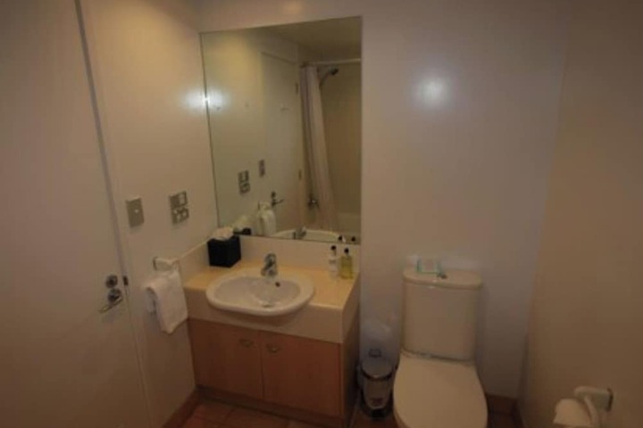 Room 33 of 59