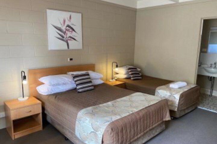 Room 15 of 90