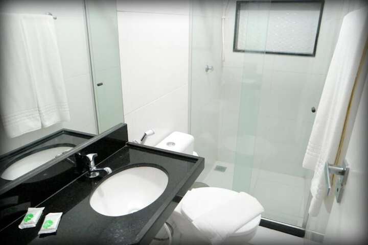 Room 5 of 9