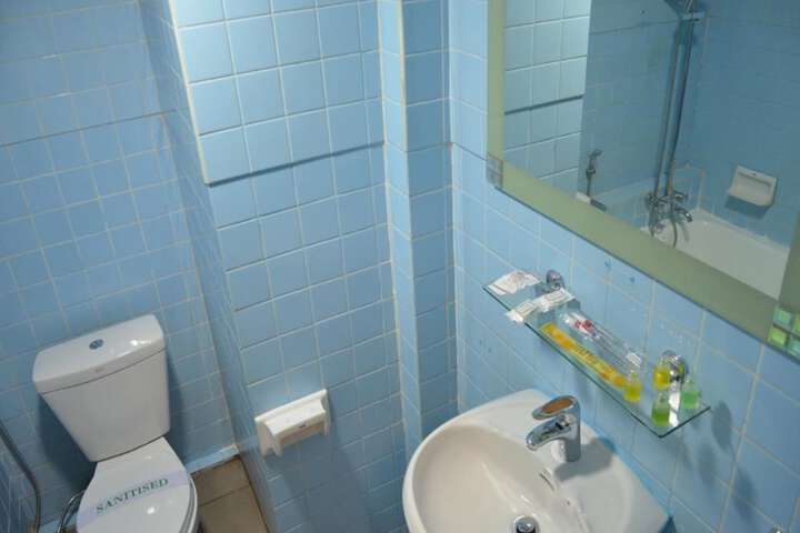 Room 16 of 26