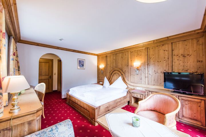 Room 3 of 38