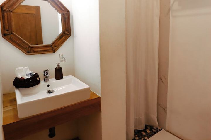 Room 30 of 49