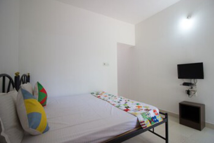 Room 5 of 10