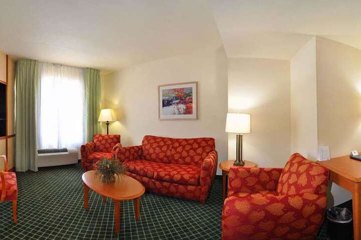 Room 17 of 37