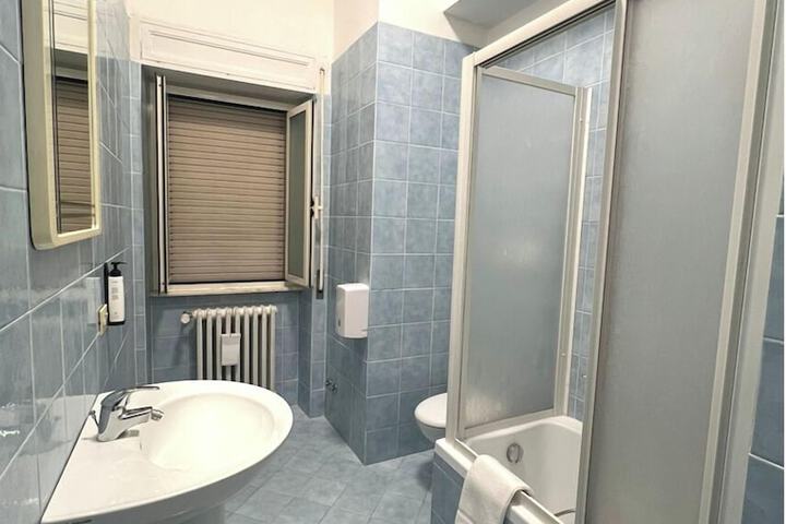 Room 15 of 24