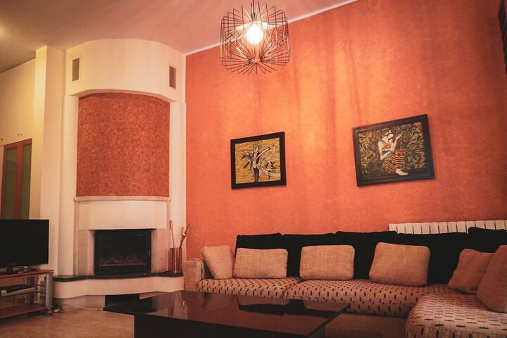 Room 49 of 76