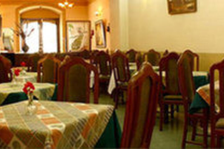 Dining 5 of 15