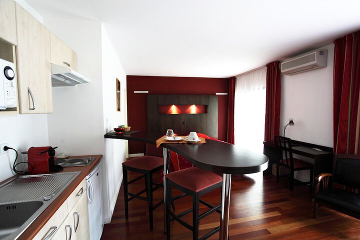 Room 4 of 62