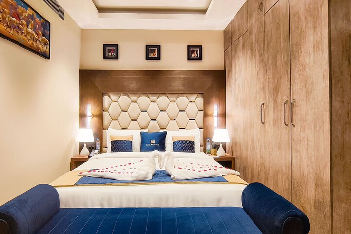 Room 12 of 93
