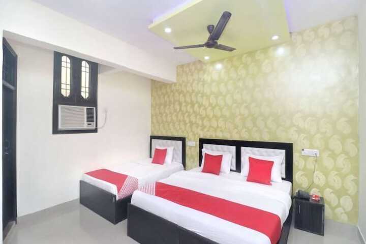 Room 5 of 9