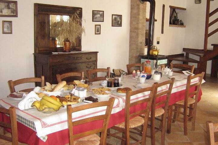 Breakfast/Coffee Service 19 of 31