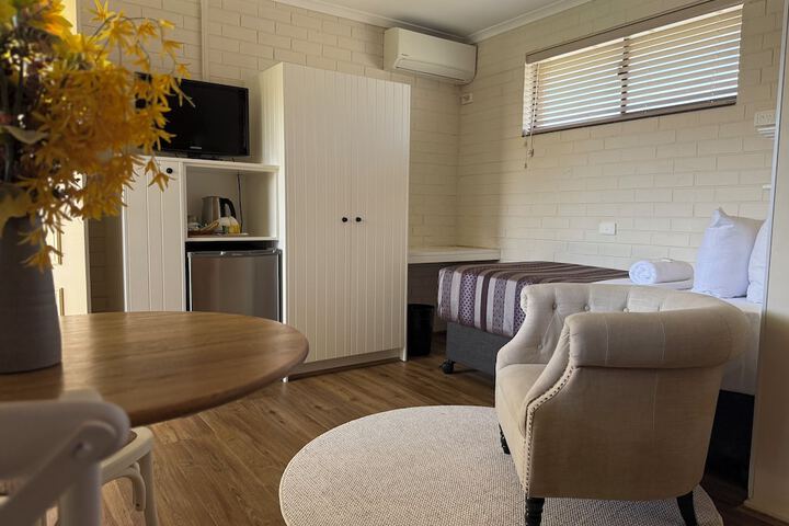 Room 28 of 39