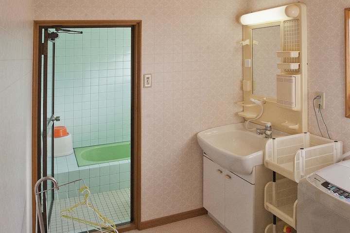 Room 16 of 29