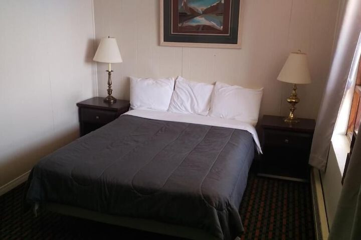 Room 7 of 27