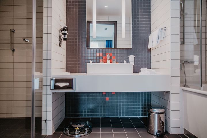 Room 54 of 137