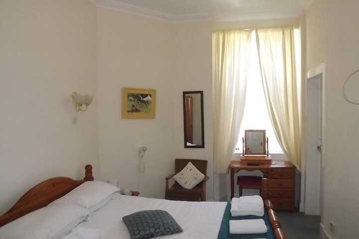 Room 28 of 52